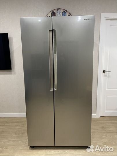 Холодильник Samsung Side-by-Side