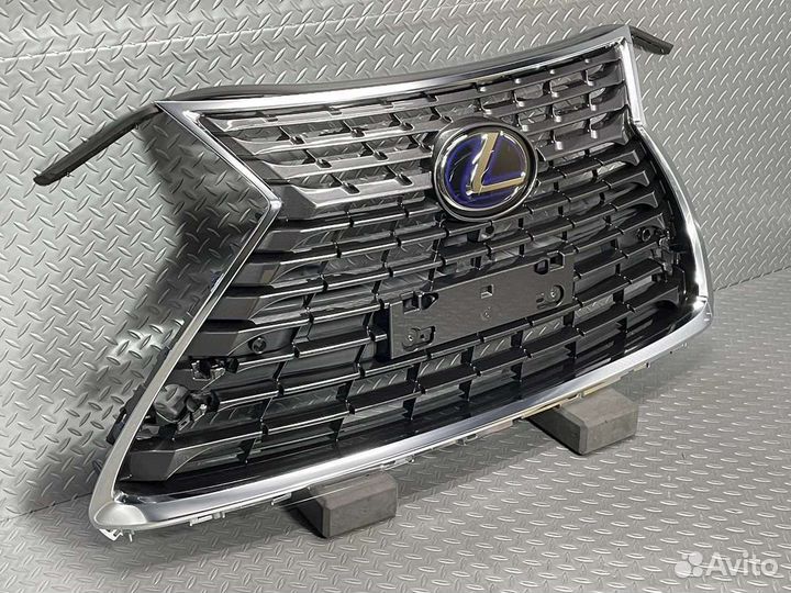 Решетка радиатор Lexus NX