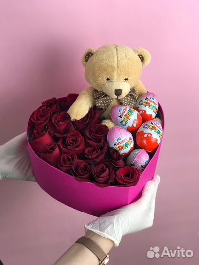 День всех влюбленных. Цветы. Шары. Игрушки