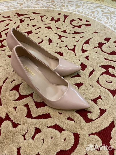 Туфли на каблуке
