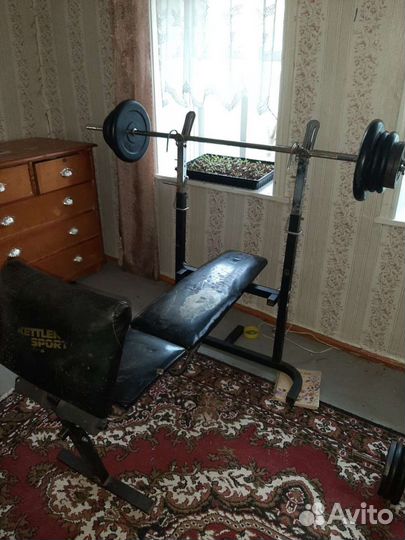 Скамья для жима лежа со штангой