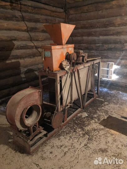 Крупорушка зернодробилка