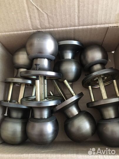 Замки на межкомнатные двери