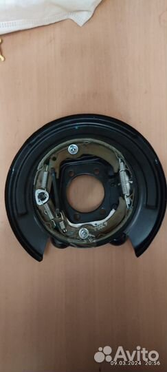 Кожух тормозного заднего диска правый