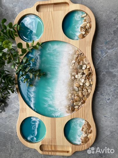 Поднос деревянный с эпоксидной смолой