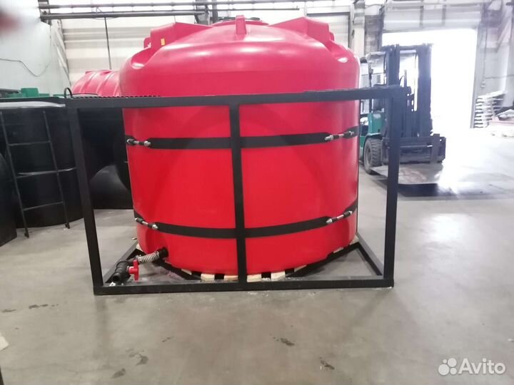 Ёмкость пластиковая в обрешетке