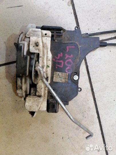 Замок дверной задний правый Mitsubishi L200