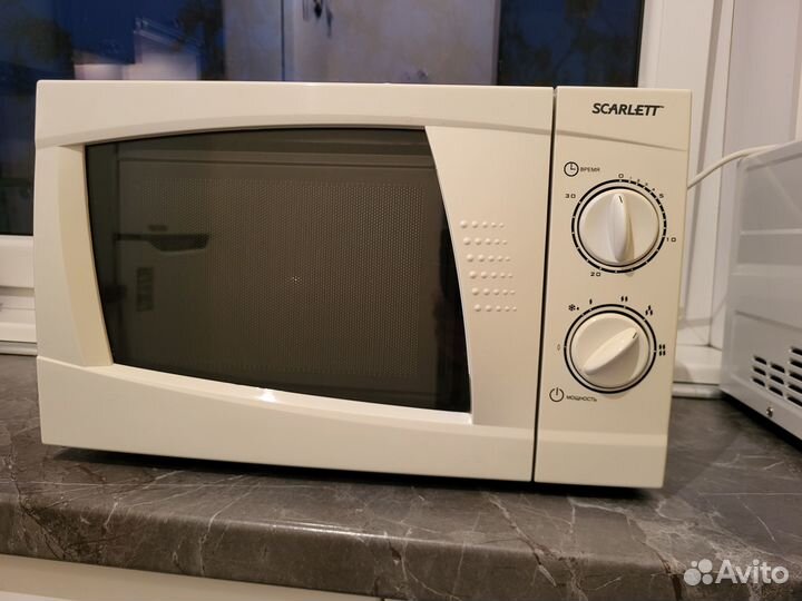 Микроволновая печь Scarlett sc1703