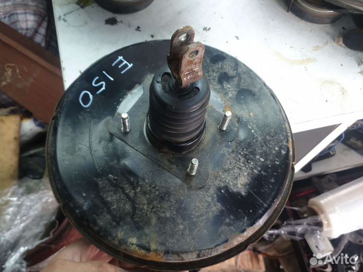 Toyota Corolla 150/151вакуумный усилитель