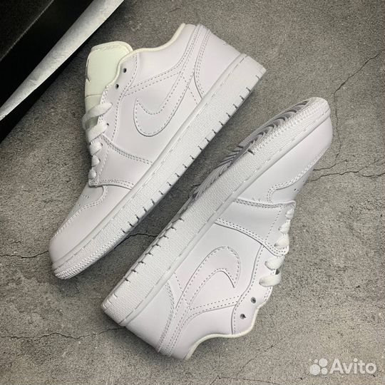 Nike Air Jordan 1 Low White