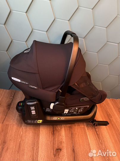 Автокресло Bugaboo с базой