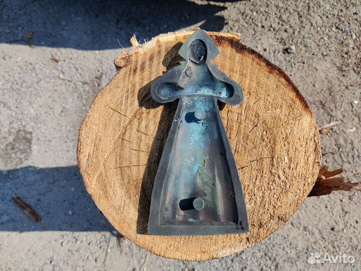 Бронзовое панно 