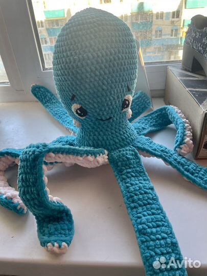 Вязаная игрушка осьминог
