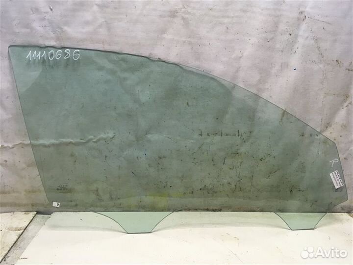 Стекло двери передней правой Volkswagen Passat