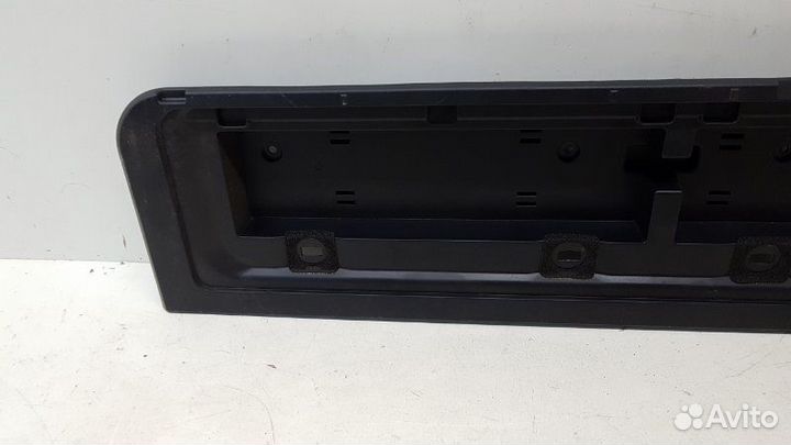 Обшивка крышки багажника Toyota Land Cruiser 200