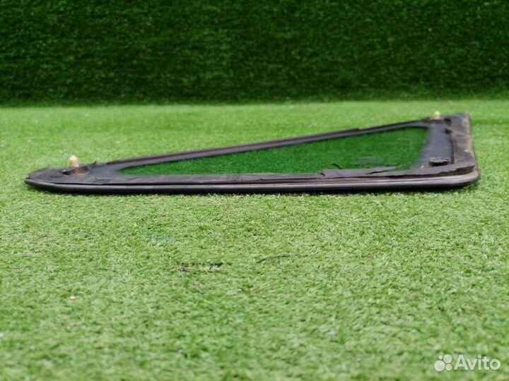 Стекло кузовное глухое заднее левое Ford Focus 3