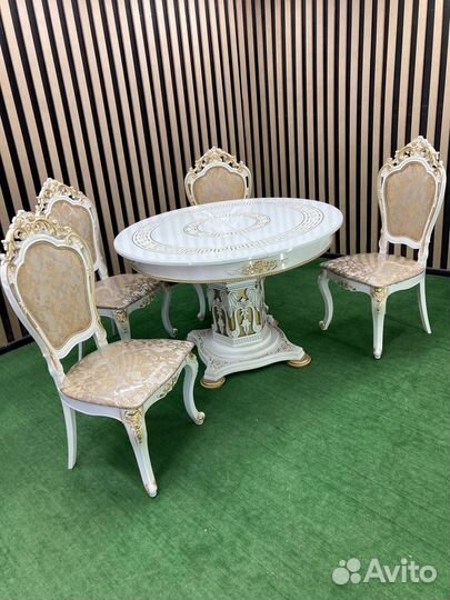 Новые столы и стулья