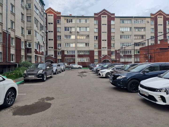 3-к. квартира, 81,5 м², 1/6 эт.