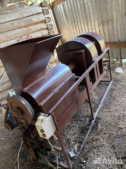Станок для переработки кедровой шишки