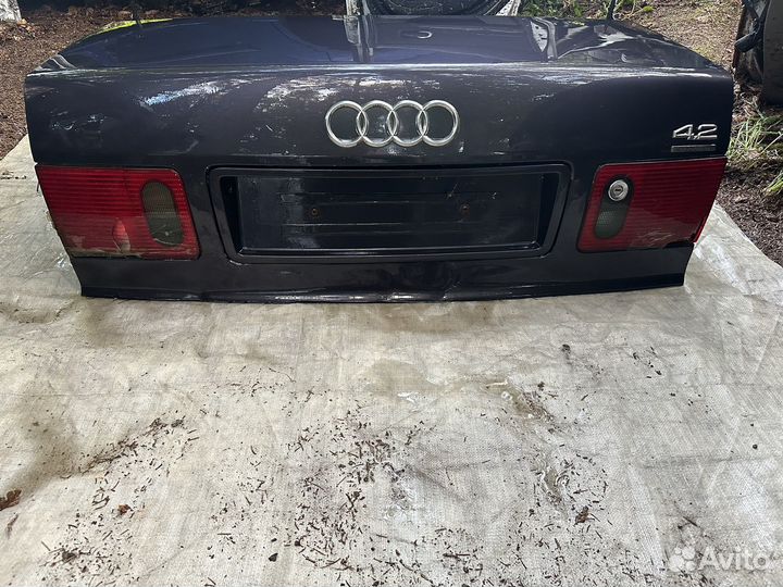 Крышка багажника правое audi a8 d2