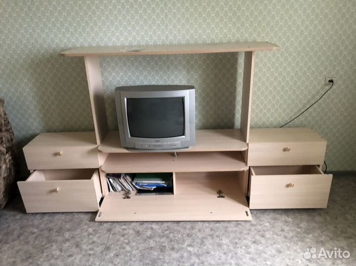 Полка под тв