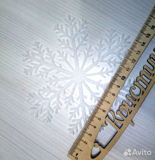 Снежинки из пенопласта