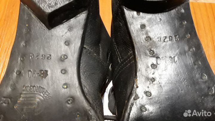 Ботинки лыжные классические новые