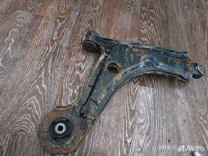 Рычаг передний левый для Chevrolet Lacetti