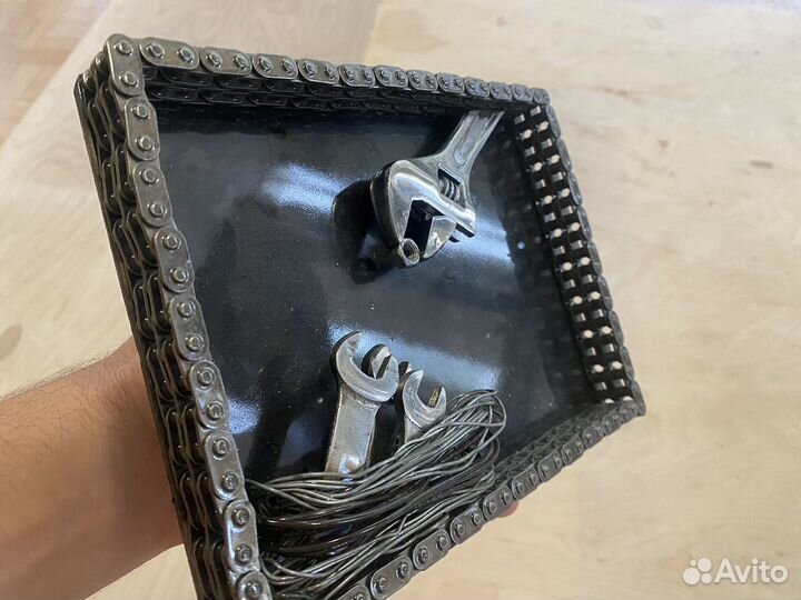 Картина из металла