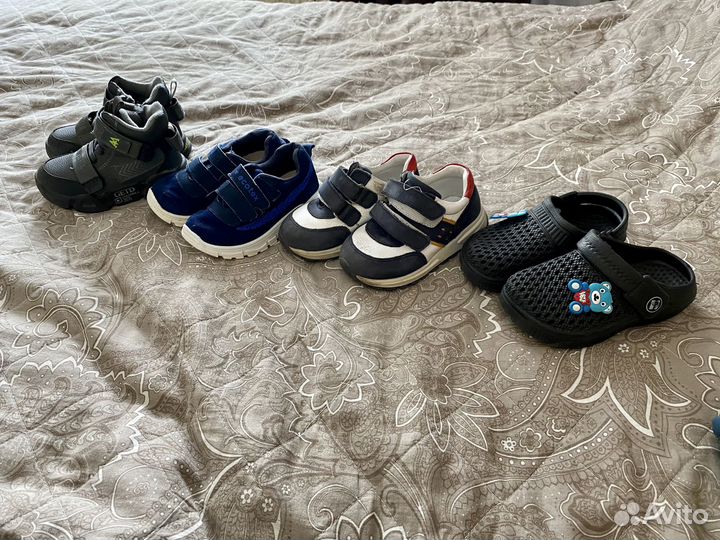 Продам детскую обувь