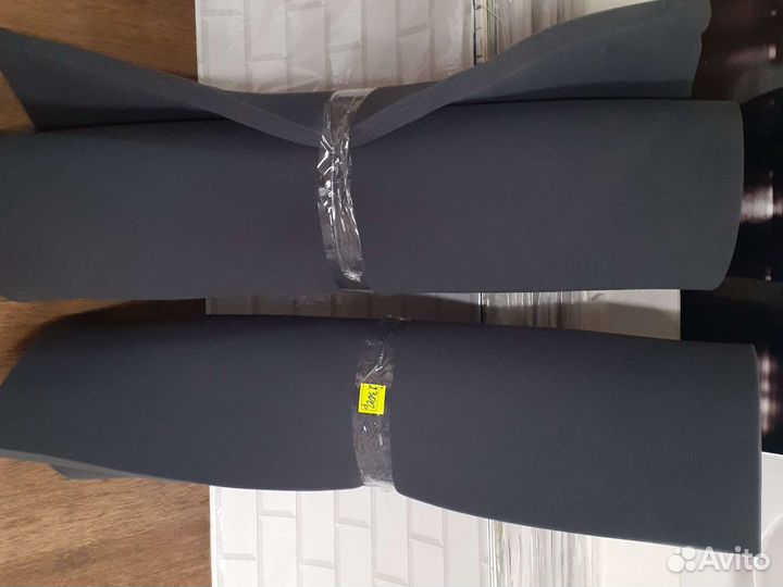 Черный пенополиуретан. Черный поролон