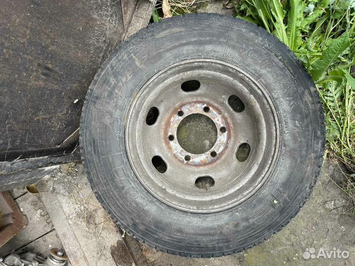 Грузовые шины ведущие 215 75 17,5