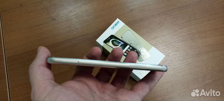 Alcatel Shine Lite, 2/16 ГБ