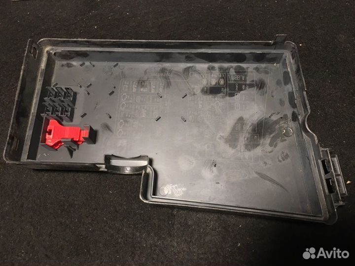 Крышка блока предохранителей Ford Focus 2 1.6 shda