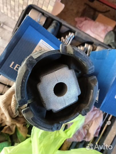 Подушка заднего родрамника