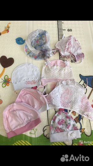 Шапки, носки, одежда для новорождённых