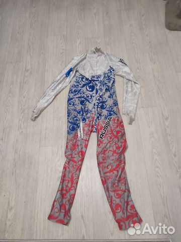 Горнолыжный спусковой комбинезон