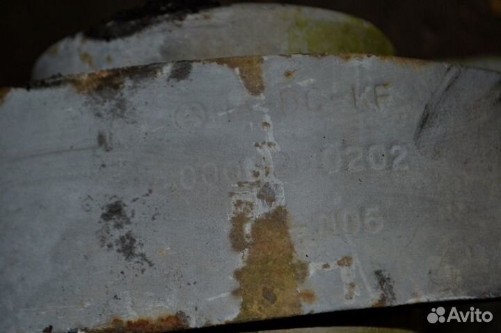 Рессора переднего моста, левая mercedes-benz Axor