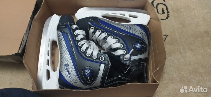 Коньки хоккейные