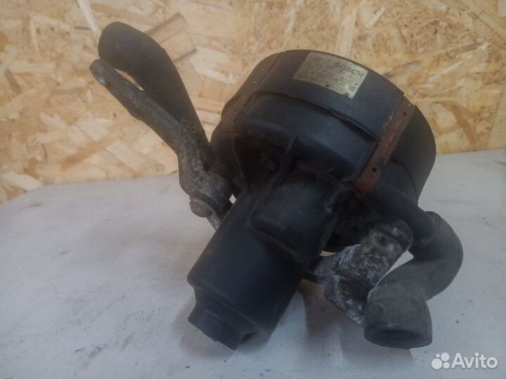 Насос продувки катализатора Mercedes S-Class W219