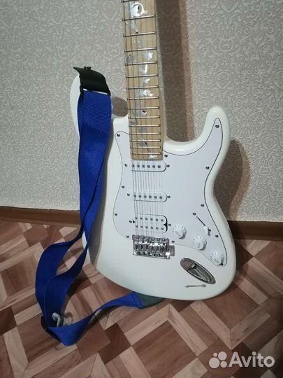 Электро гитара бу с чехлом