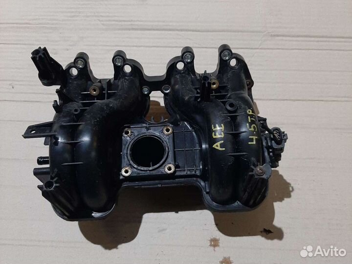 Коллектор впускной Шкода Октавия А4 AEE Фелиция 1