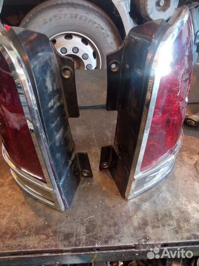 Задние фонари б/у на SsangYong Rexton