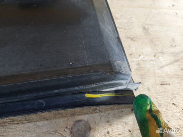 Диффузор радиатора Mitsubishi Lancer Cedia CS5W