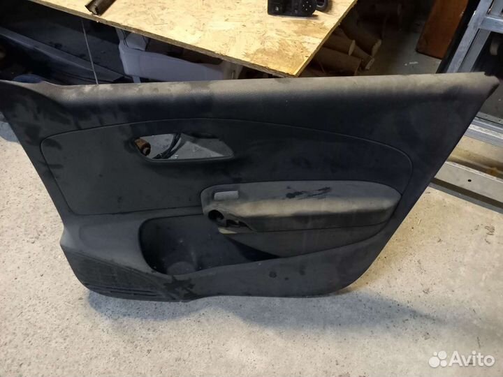 Обшивка двери поло 2018г