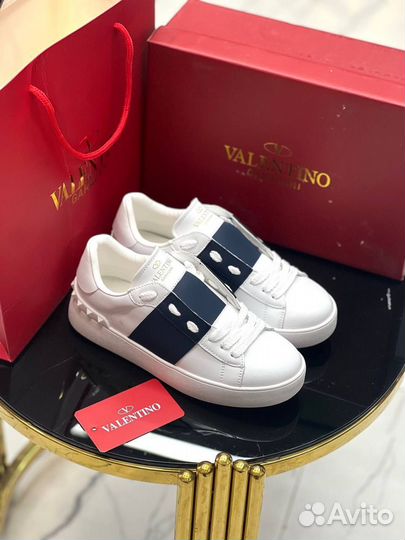 Кроссовки valentino