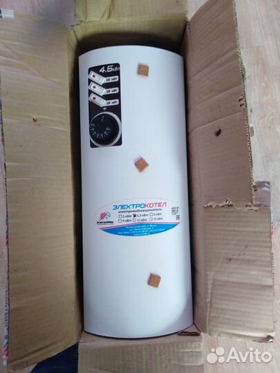 Водонагреватель. Радиатор отопления,Насос,труба пп