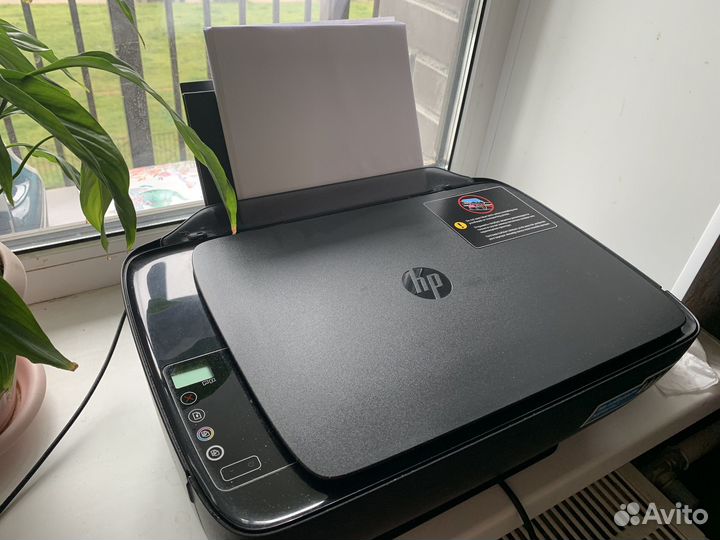 HP принтер, почти новый, +5 бутылок чернила