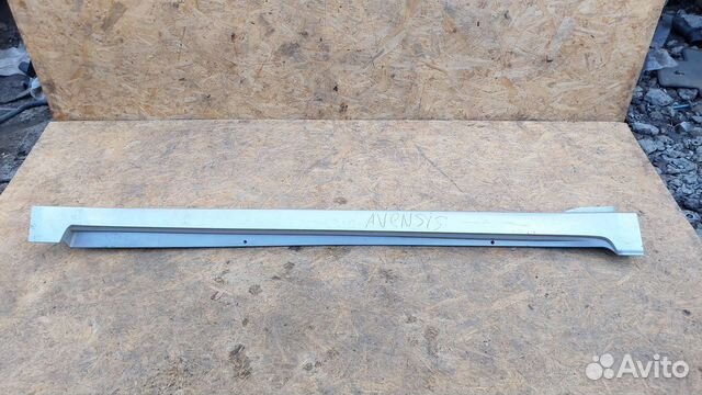 Накладка порога правая Toyota Avensis T270