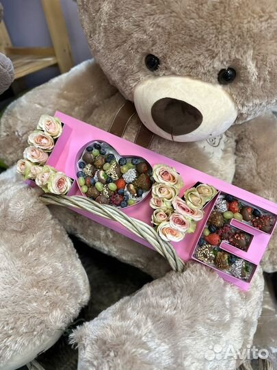 Набор подарочный с клубникой в шоколаде